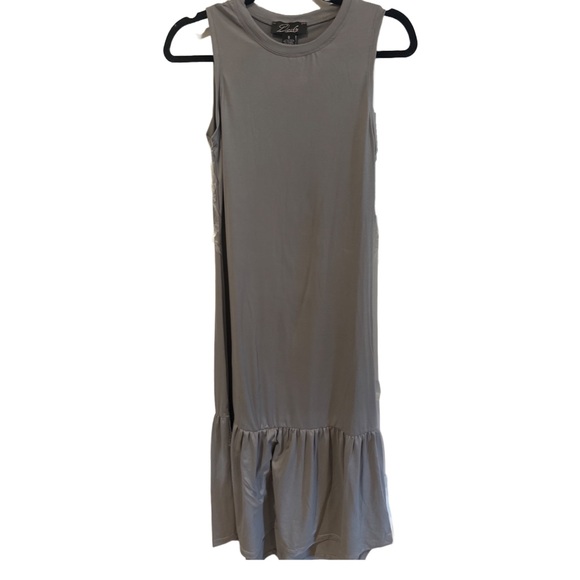 🆕 | Daily Collection | Grey Sleeveless Long Dress | Size Small - Picture 1 of 3